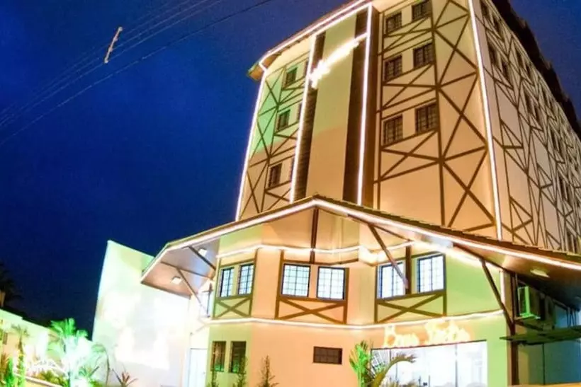 בית מלון כפרי Oma Zita