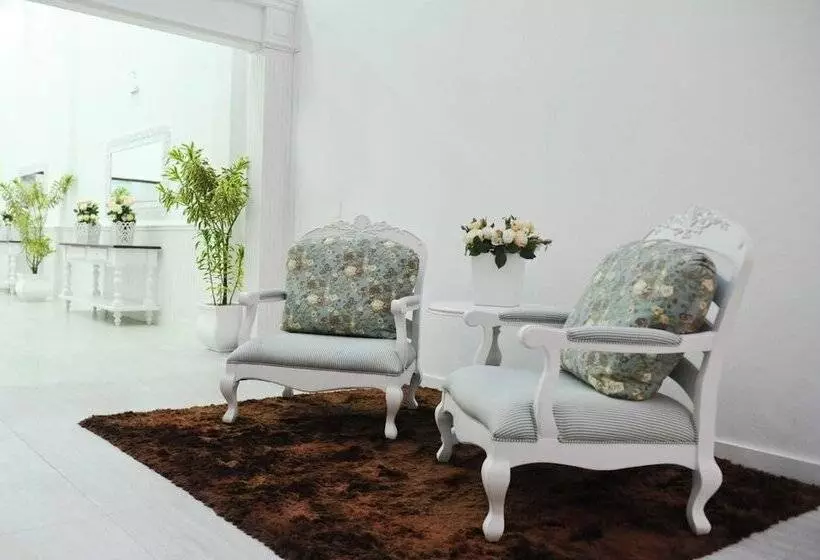 בית מלון כפרי Oma Zita