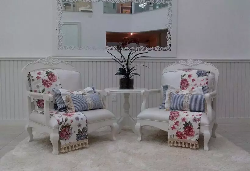 בית מלון כפרי Oma Zita