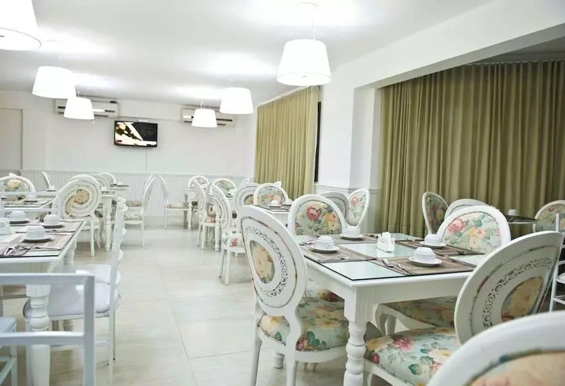 בית מלון כפרי Oma Zita