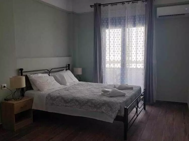 בית מלון כפרי Omega Rooms Anaxos