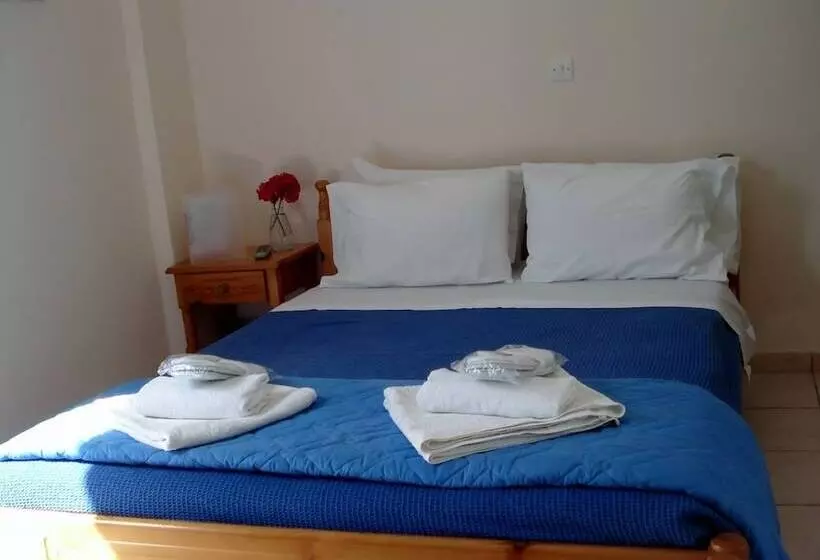 בית מלון כפרי Omega Rooms Anaxos