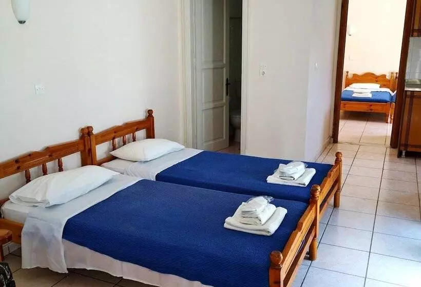 בית מלון כפרי Omega Rooms Anaxos