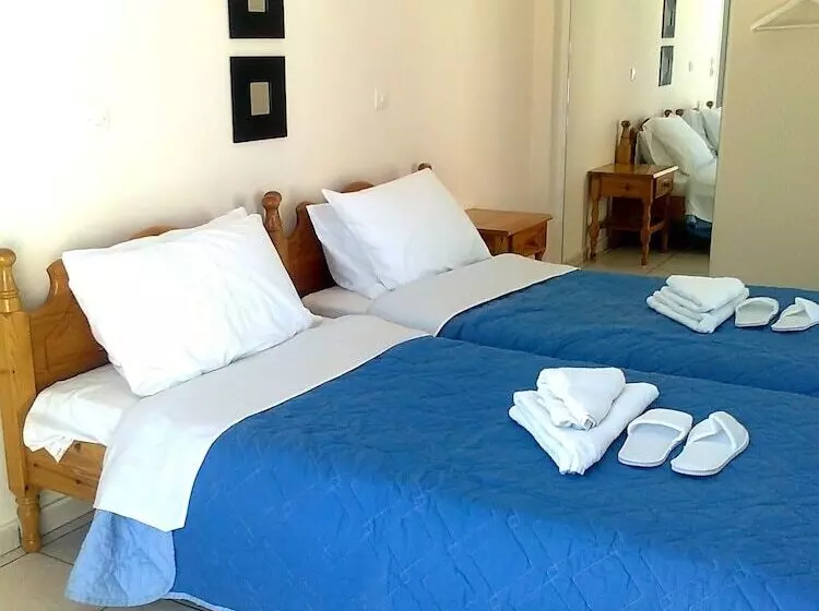 בית מלון כפרי Omega Rooms Anaxos