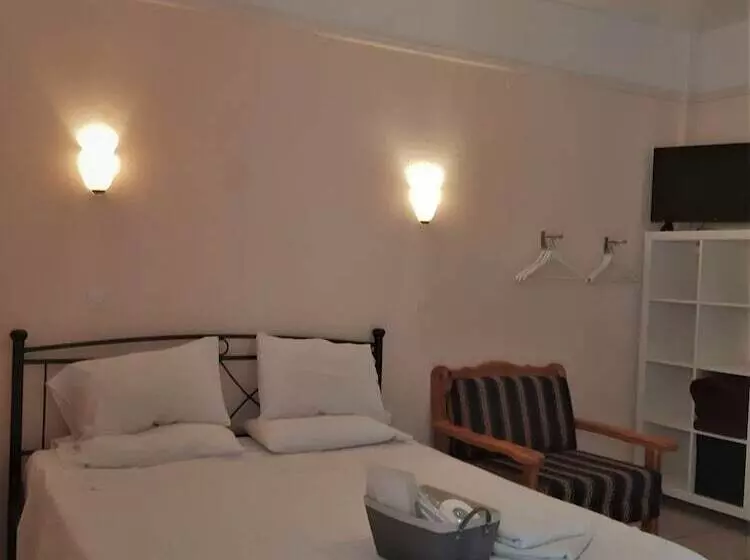 בית מלון כפרי Omega Rooms Anaxos