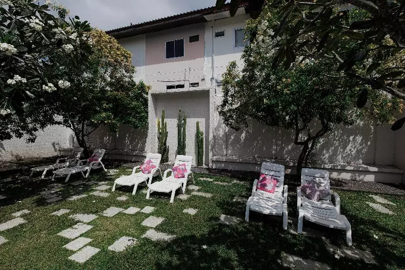 Hotelli The Melody Phuket   Sha Extra Plus