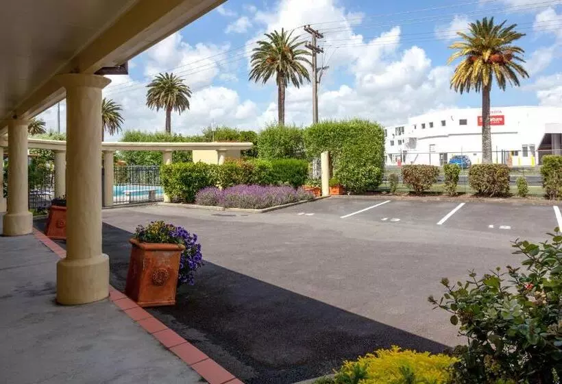 מוטל Tuscany On Thames