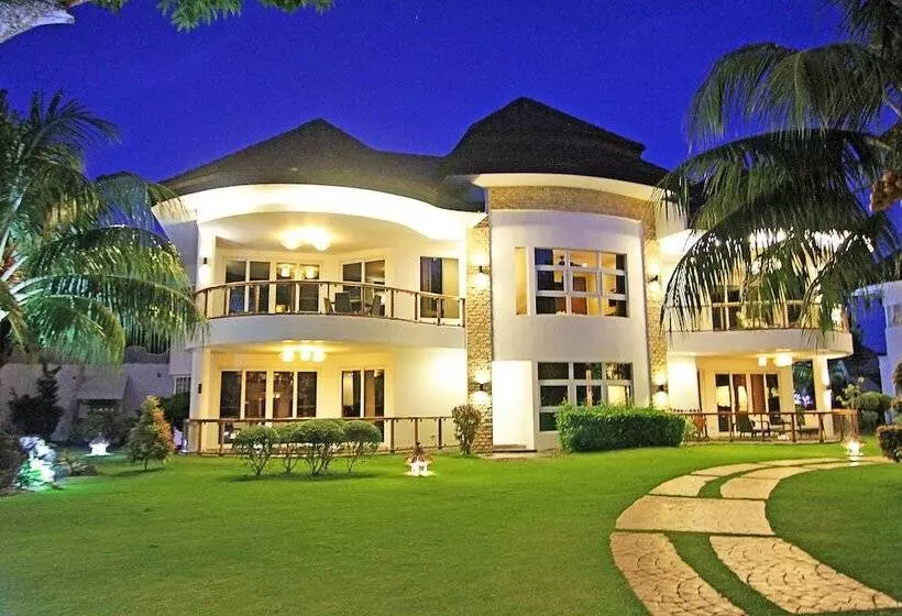 Vida Homes Condo Resort