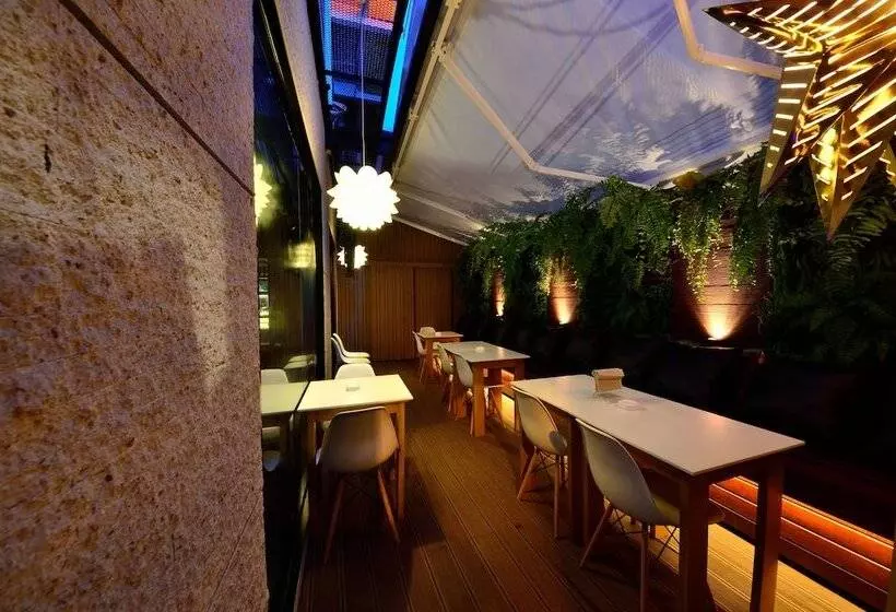 Bizotel Premier Hotel & Residence