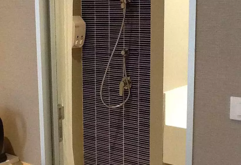 Bizotel Premier Hotel & Residence