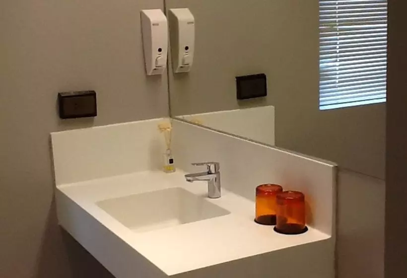 Bizotel Premier Hotel & Residence