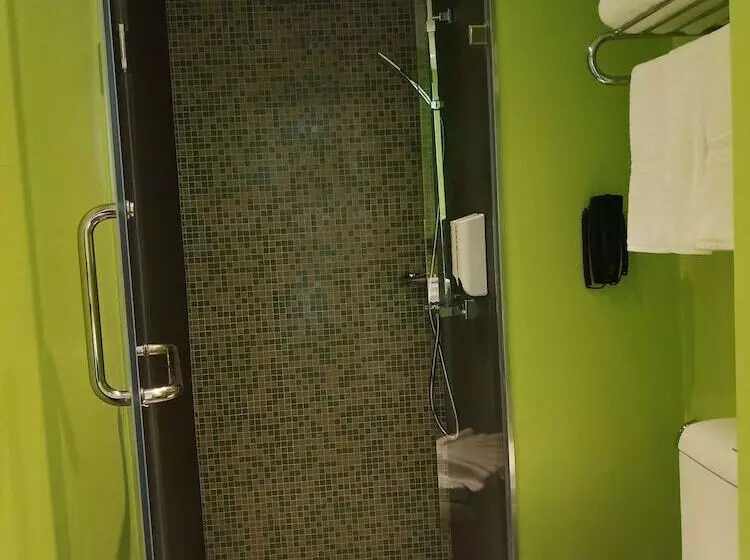 Bizotel Premier Hotel & Residence