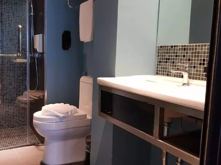 Bizotel Premier Hotel & Residence