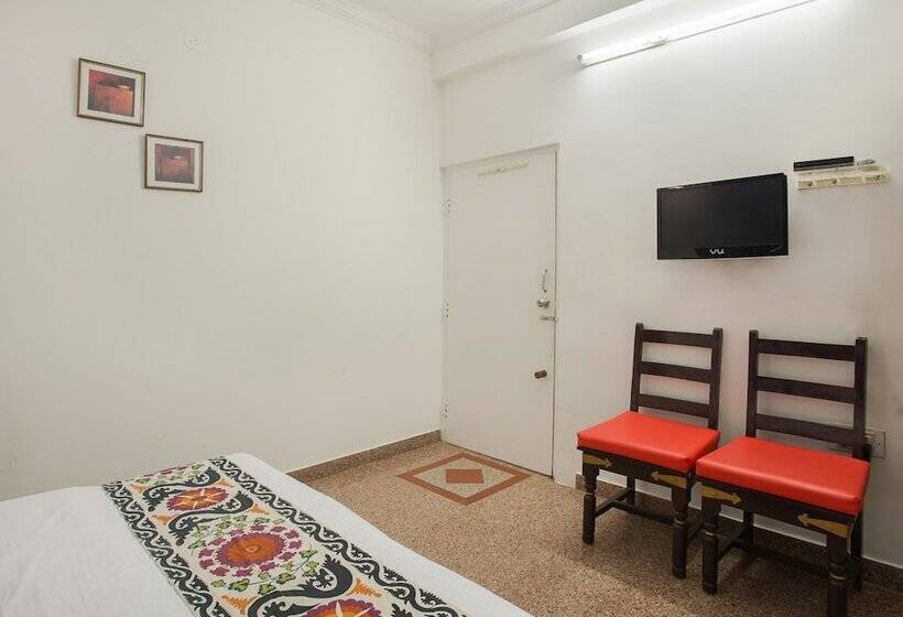 פונדק Oyo Rooms Raja Park