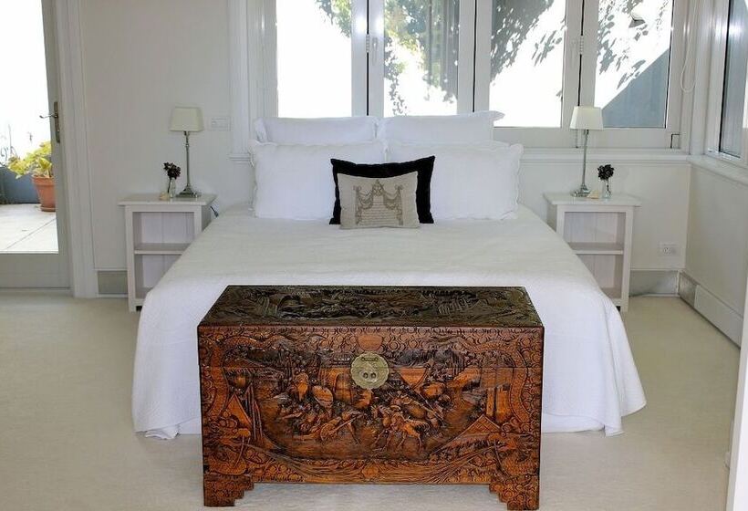 בית מלון כפרי 970 Lonely Bay Lodge