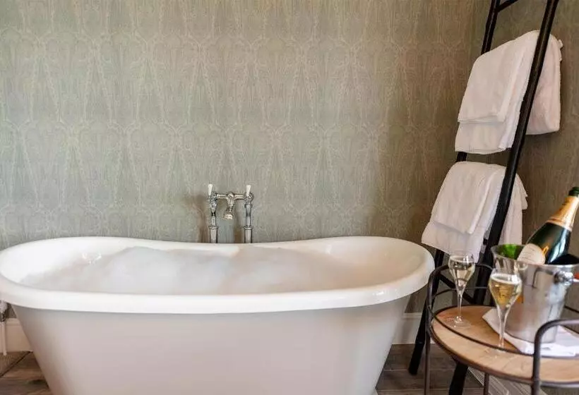 هتل Carbis Bay And Spa