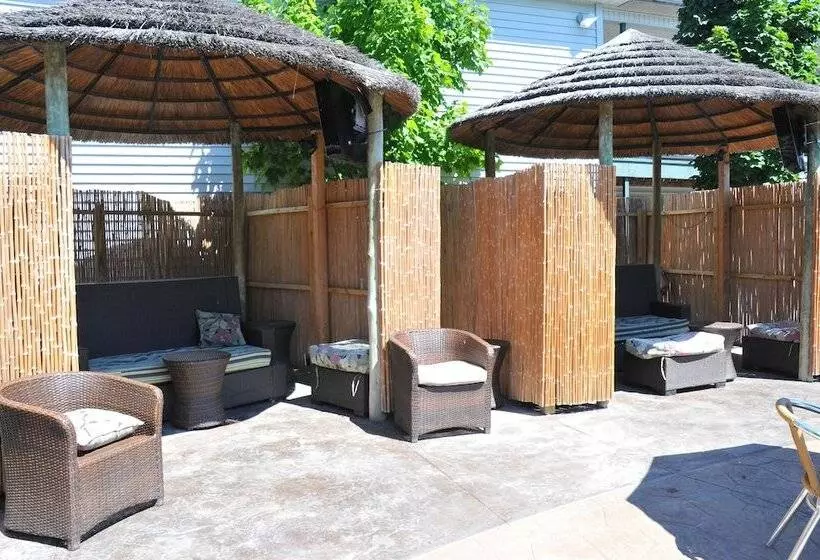 ホテル Commodore Resort