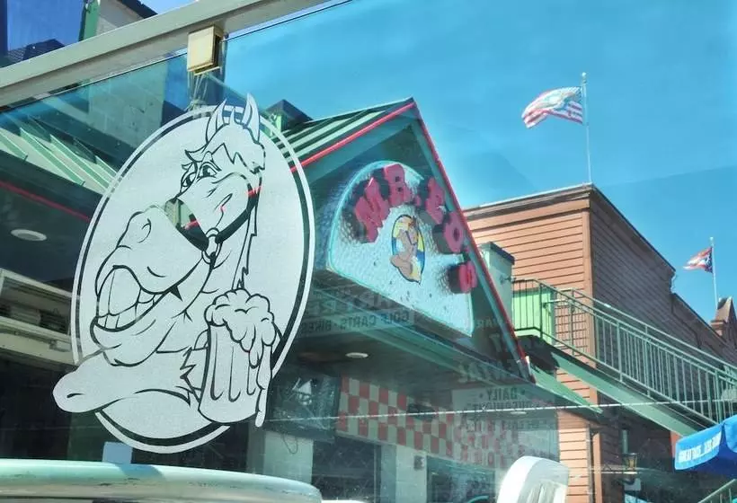 ホテル Commodore Resort