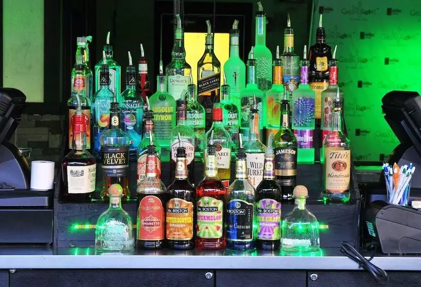 ホテル Commodore Resort