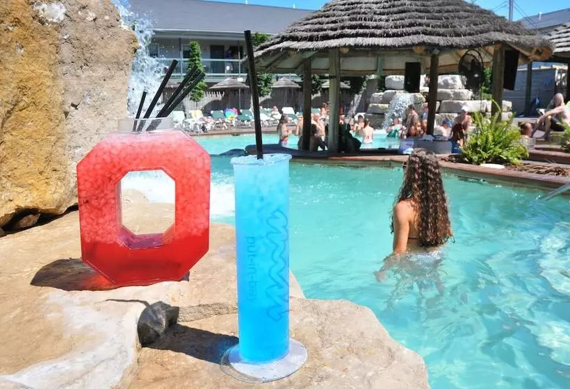 ホテル Commodore Resort