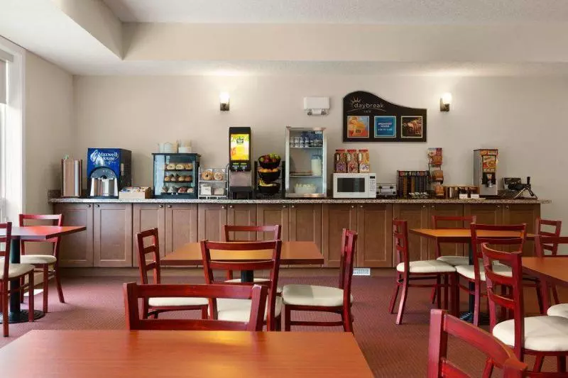 Отель Days Inn Sioux Lookout