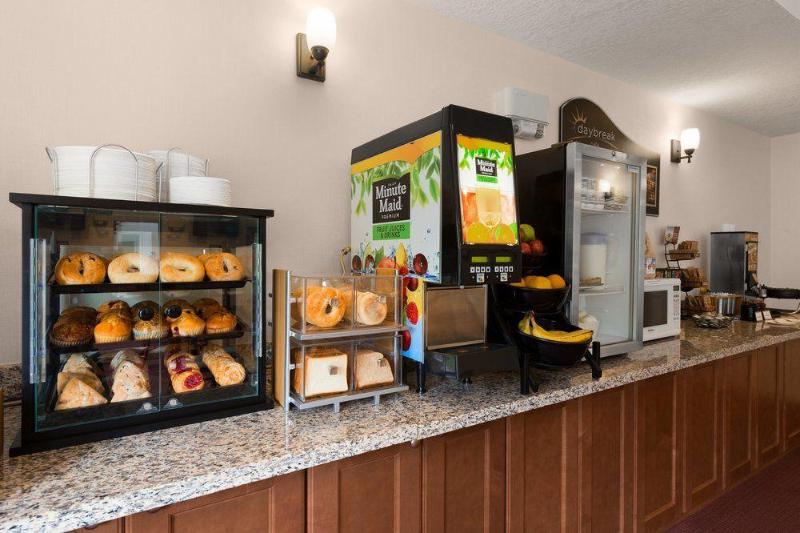 Отель Days Inn Sioux Lookout