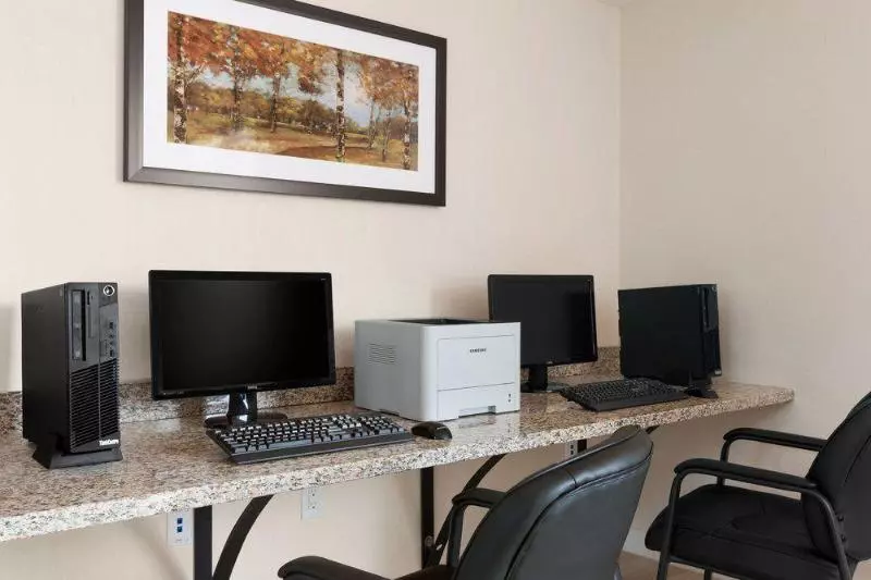 Отель Days Inn Sioux Lookout