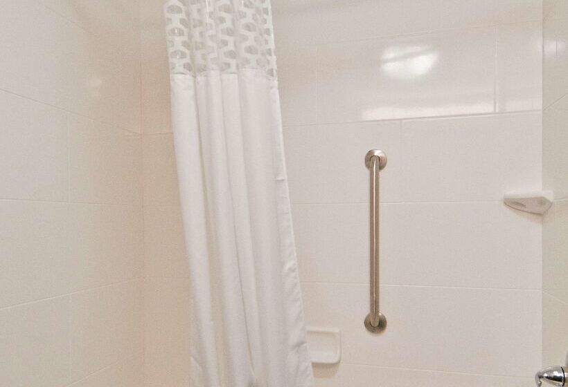 Отель Hampton Inn & Suites Pauls Valley