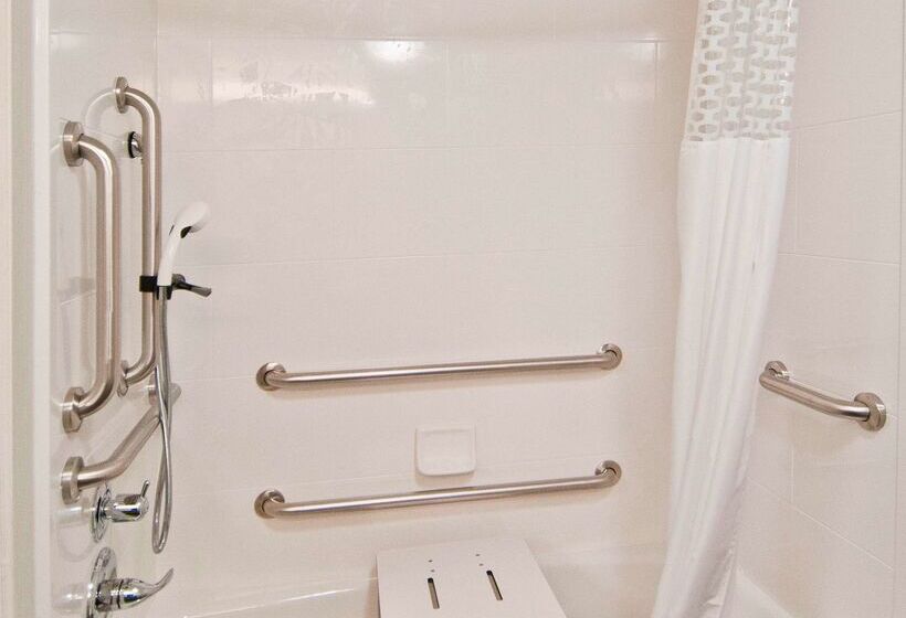 Отель Hampton Inn & Suites Pauls Valley