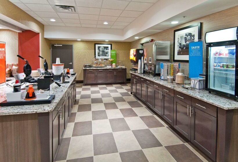 Отель Hampton Inn & Suites Pauls Valley