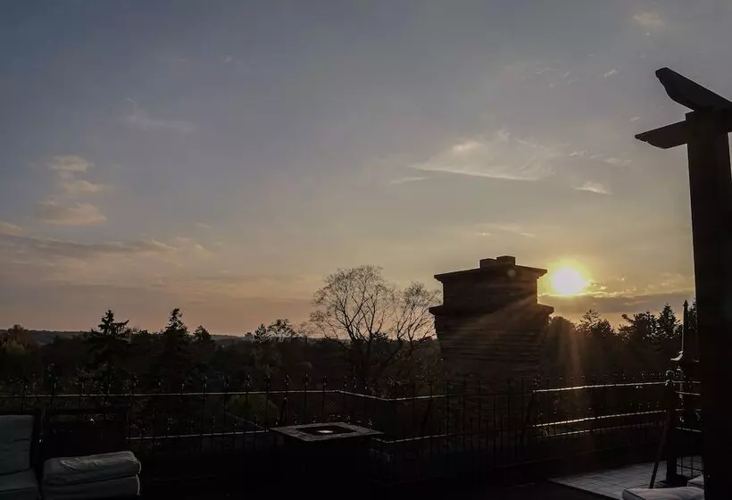 هتل Henderson Castle Inn