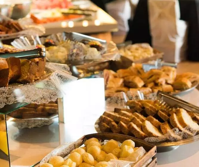 Отель Internacional Gravatal