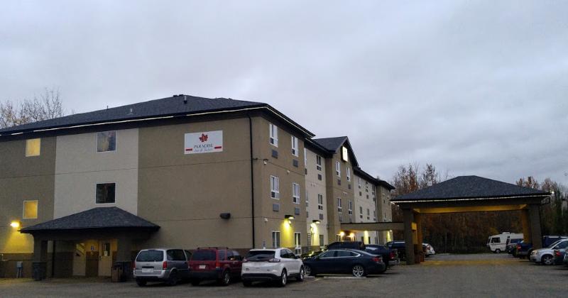 בית מלון כפרי Paradise Inn And Suites Redwater