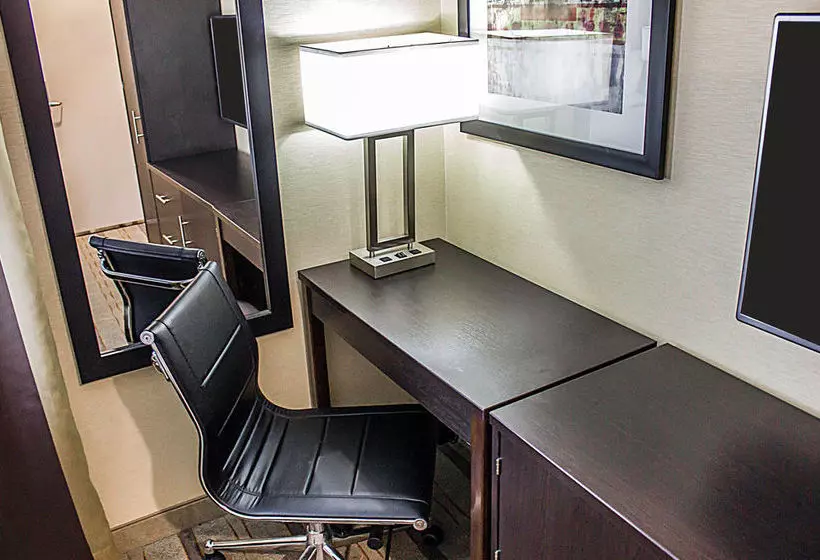 בית מלון כפרי Pitkin