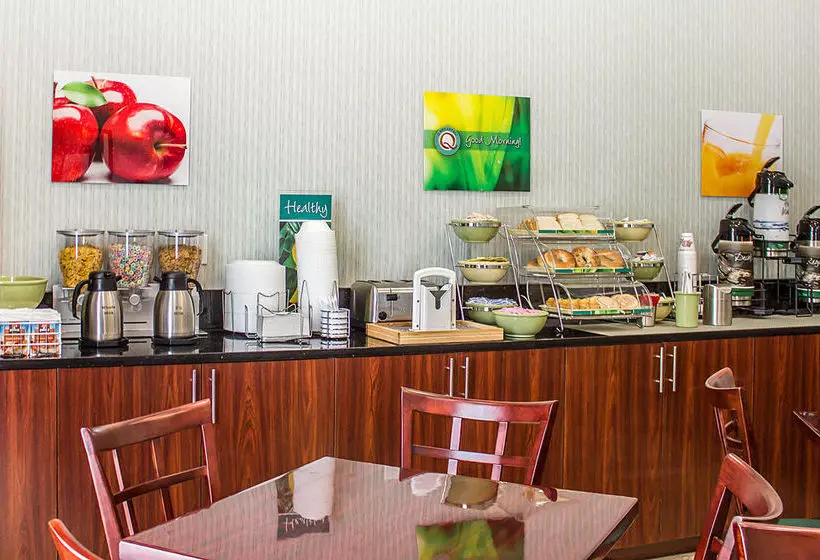 בית מלון כפרי Pitkin