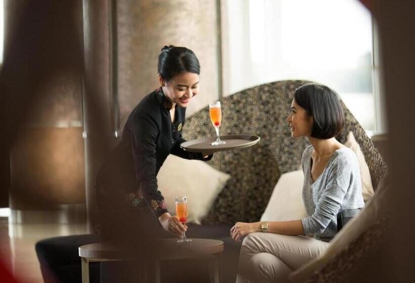 فندق Santika Premiere Kota Harapan Indah