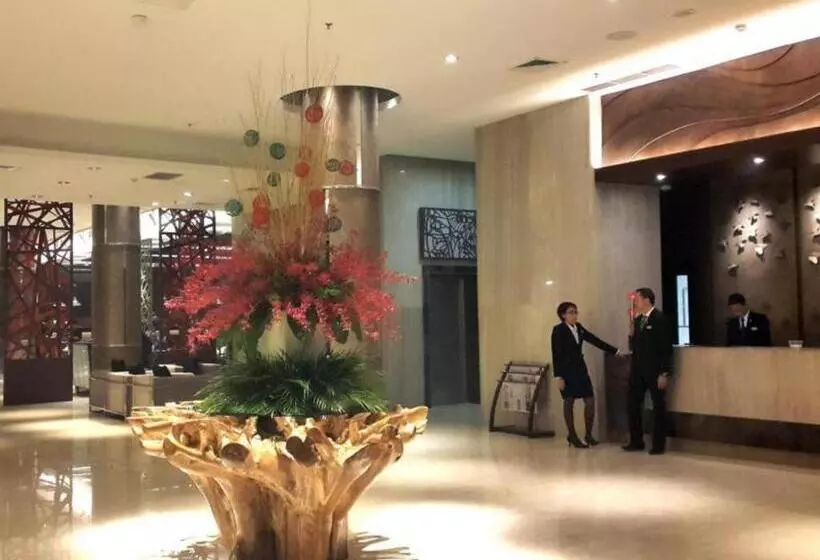 בית מלון כפרי Santika Premiere Kota Harapan Indah