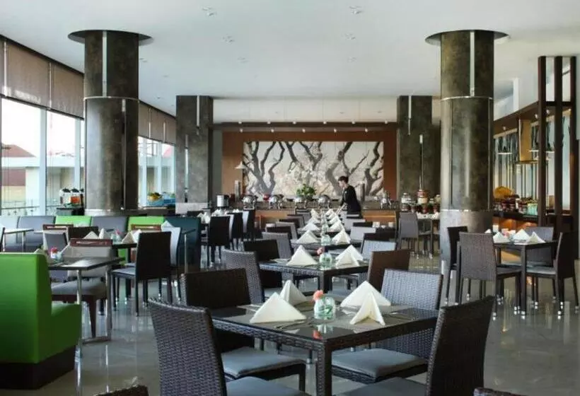 בית מלון כפרי Santika Premiere Kota Harapan Indah