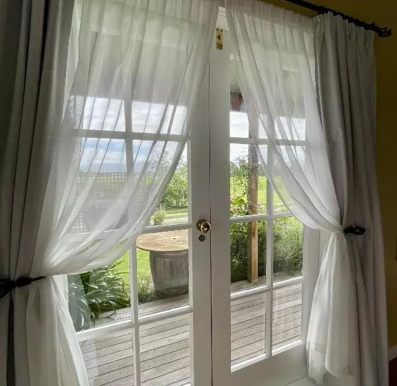 Otel St Leonards Vineyard Cottages