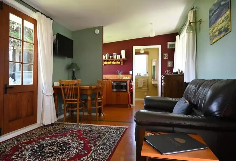 Otel St Leonards Vineyard Cottages