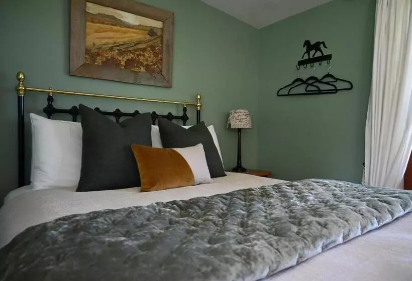 Otel St Leonards Vineyard Cottages