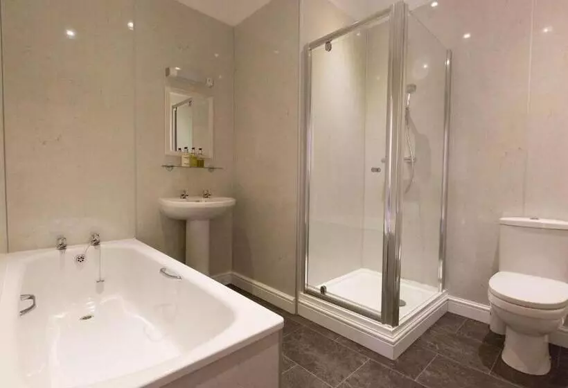 Отель The Hunters Inn