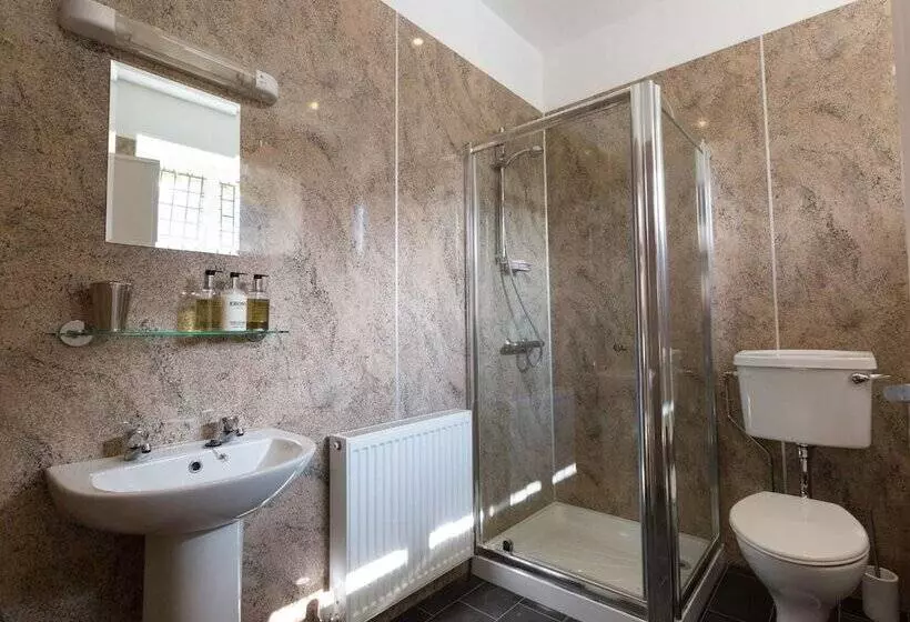 Отель The Hunters Inn