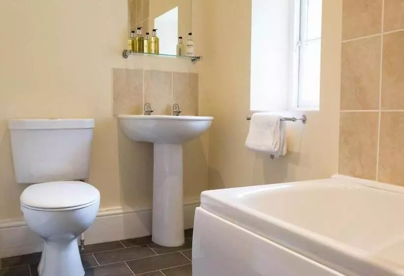 Отель The Hunters Inn