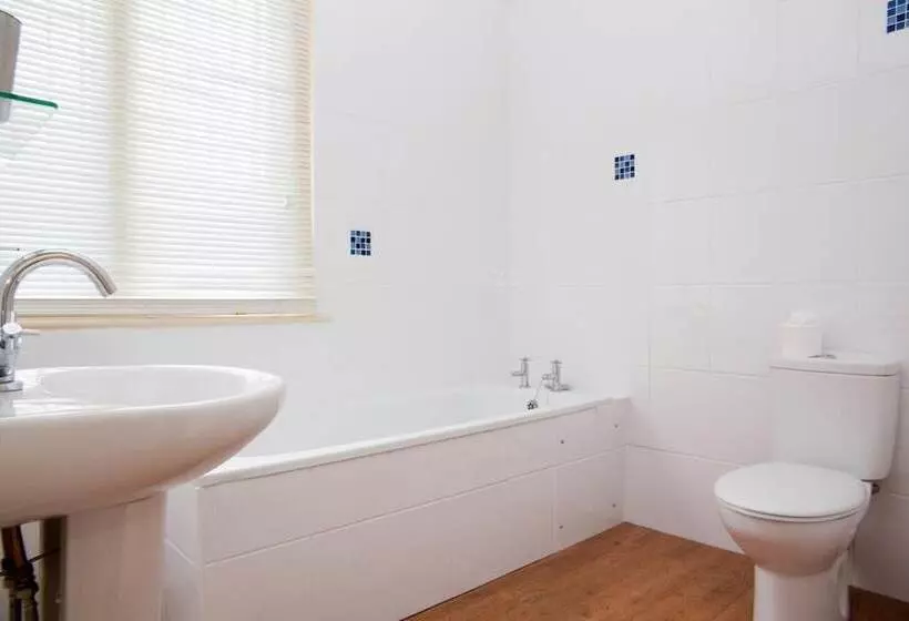 Отель The Hunters Inn