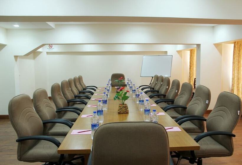 酒店 The Oasis  Vadodara