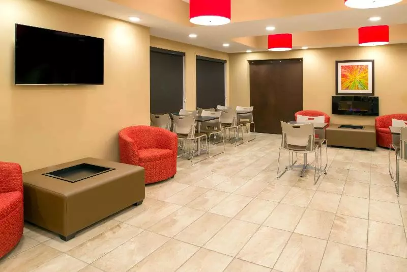 Microtel Inn & Suites By Wyndham Red Deer