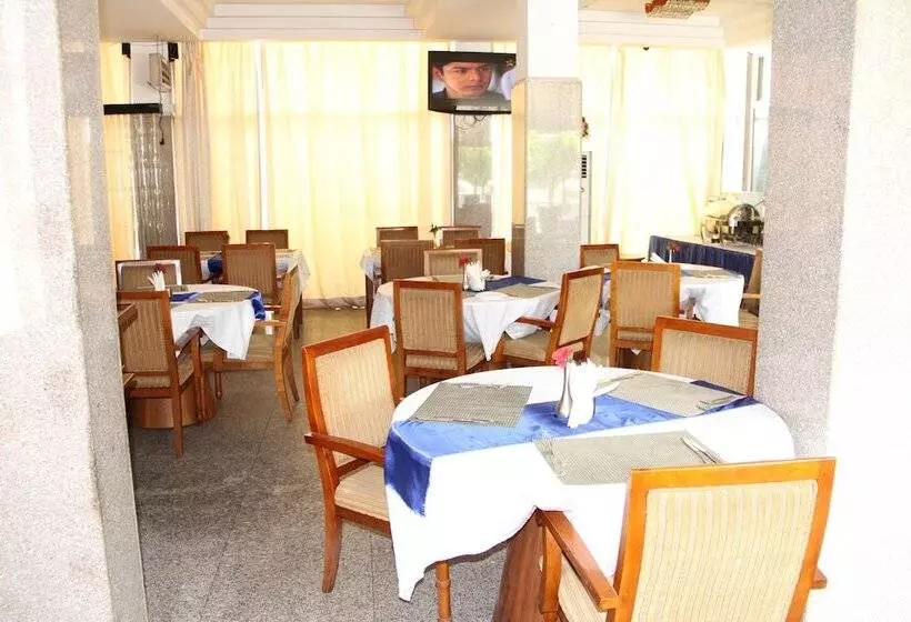 Safina Hotel & Apartments