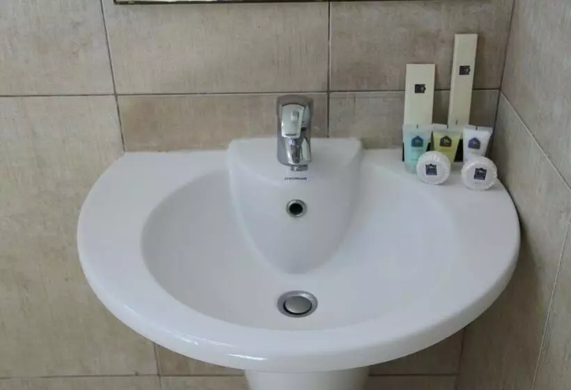 Safina Hotel & Apartments