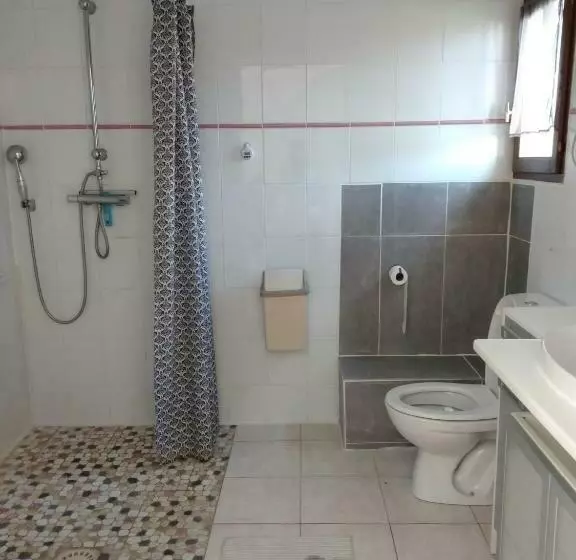 ベッドアンドブレックファースト L Auberge